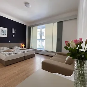 https://dan-inn-out-guest-house.vienna-besthotels.com